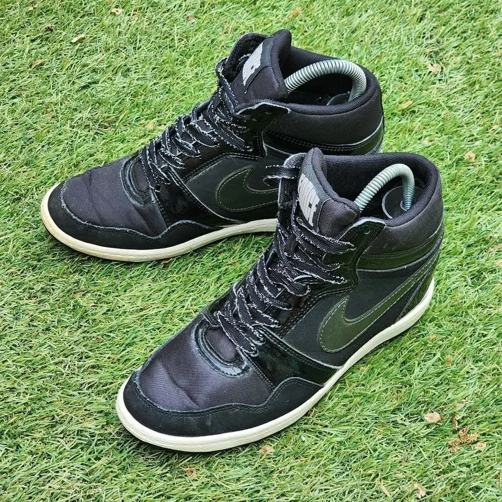 NIKE AIR FORCE - Womens Wedge Shoes - SIZE 8
